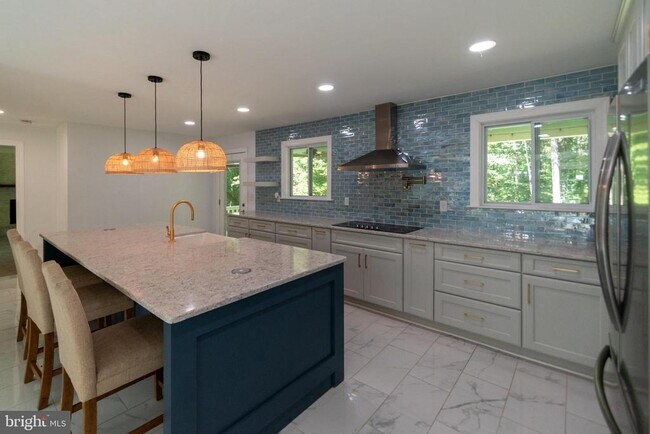 Building Photo - 428 Ingleside Dr