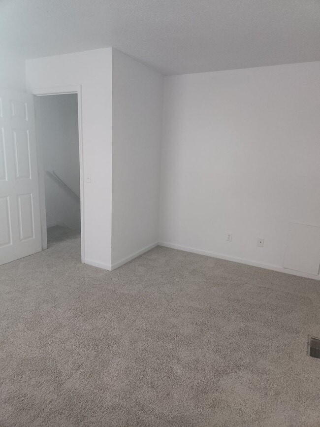 Building Photo - Cute and Cozy 2 Bedroom 1.5 Bath West Colu...