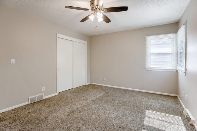 Building Photo - Spacious Split Entry with 2-Car Garage & Finished Basement!!