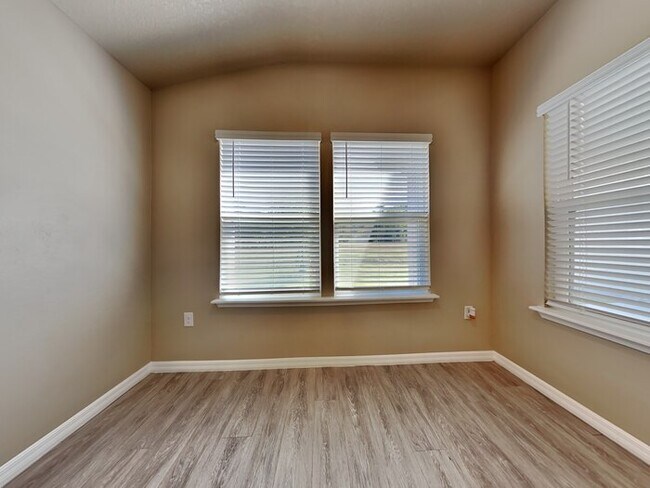 Building Photo - 8688 Kaye Ln