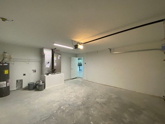 Building Photo - Desirable SW Ocala Neighborhood 3/2/2 **WO...