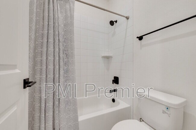 Building Photo - 2901 Little Wonder Ln