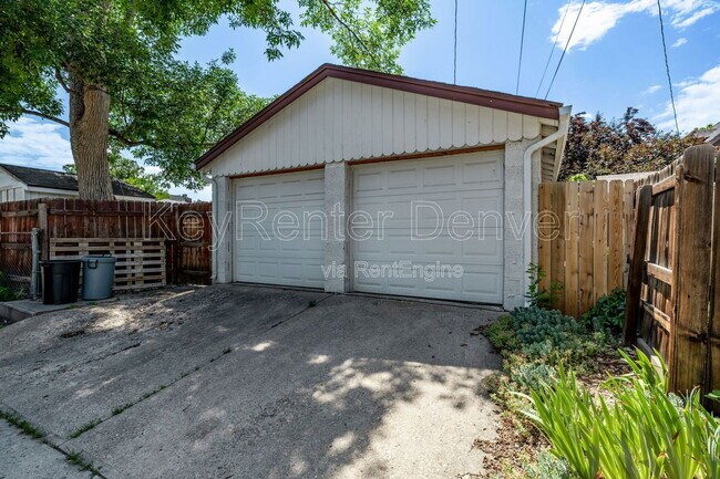 Building Photo - 4654 N Bryant St
