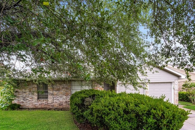Building Photo - 4419 Curly Oaks Dr