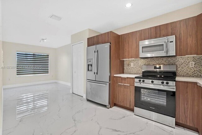 Building Photo - 11462 NW 48th Terrace