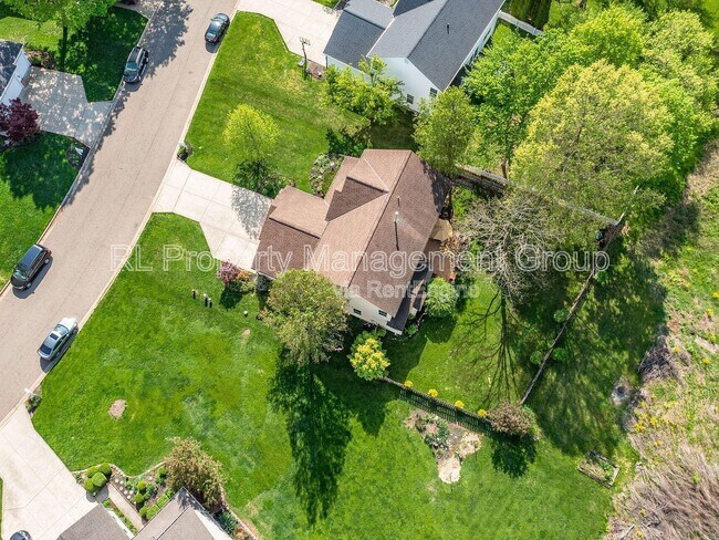 Building Photo - 5551 Ainsley Dr