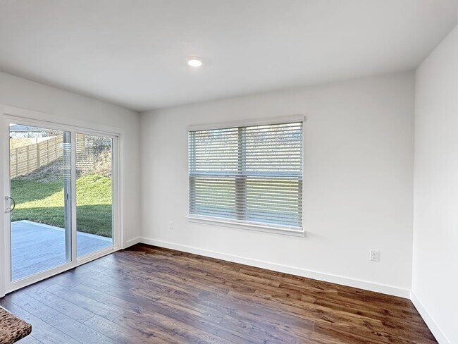 Building Photo - Welcome home to the Cabral at Belhaven in Corryton!