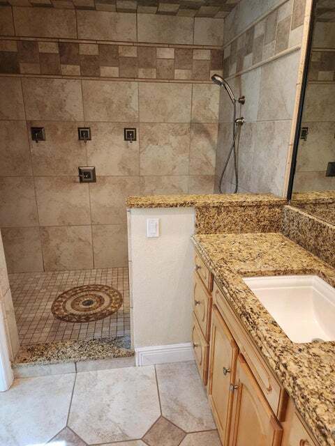 Building Photo - 2153 Royal Poinciana Blvd