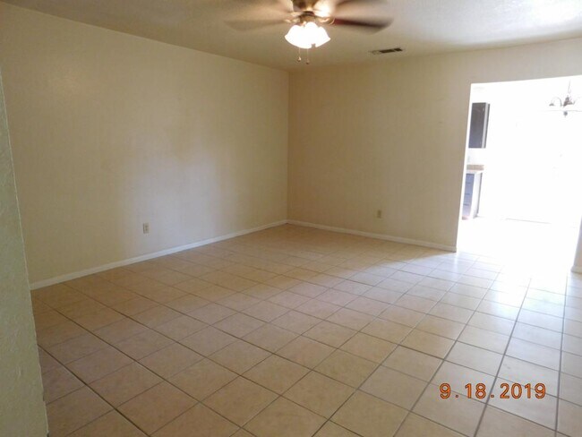 Building Photo - 206 Jason Dr