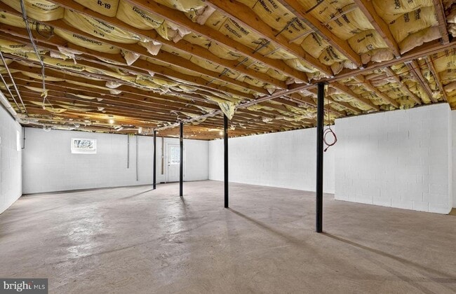 Building Photo - 10486 Lord Fairfax Hwy