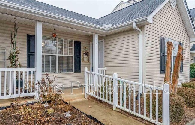 Building Photo - 107 Hammett Grove Ln