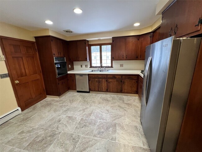 Building Photo - 2444 Rhonda Dr