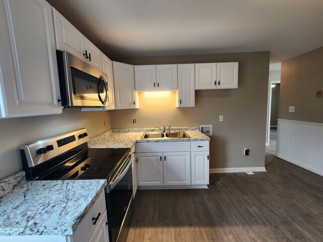 Building Photo - 145 Tandy Dr