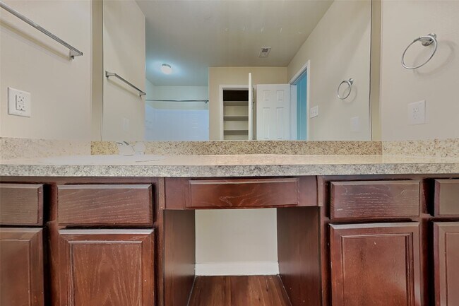 Building Photo - 15458 Bammel Oaks Ct