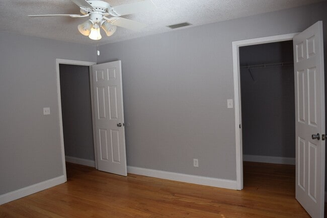 Building Photo - 2718 Viola Ln