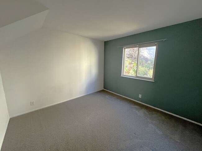 Building Photo - 3070 Corte Trabuco