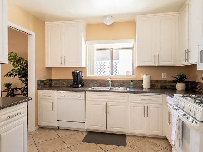 Building Photo - 64747 Pinehurst Cir