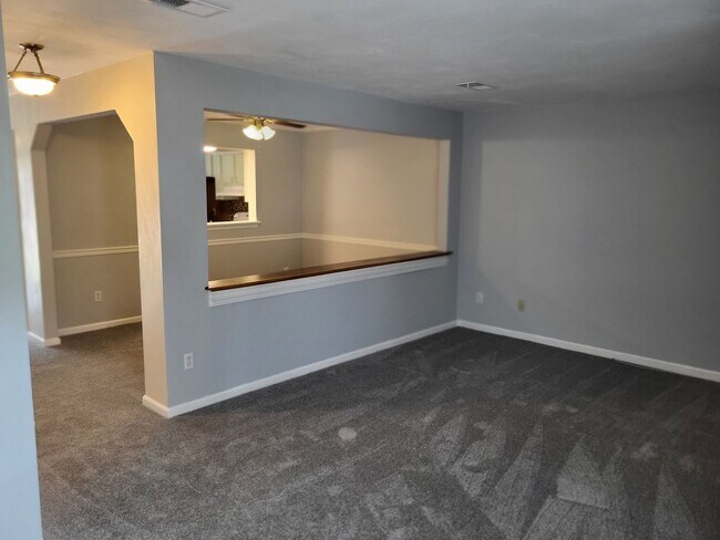 Building Photo - THALIA WAYSIDE TOWNHOMES