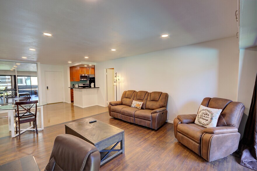Building Photo - 7740 Redlands St