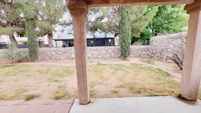 Building Photo - Charming 4 bedroom, 3 bath home in West Side El Paso!