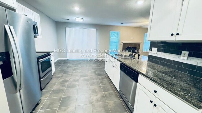 Building Photo - Baltimore Townhomes: Special Offer - One Month Free Rent!