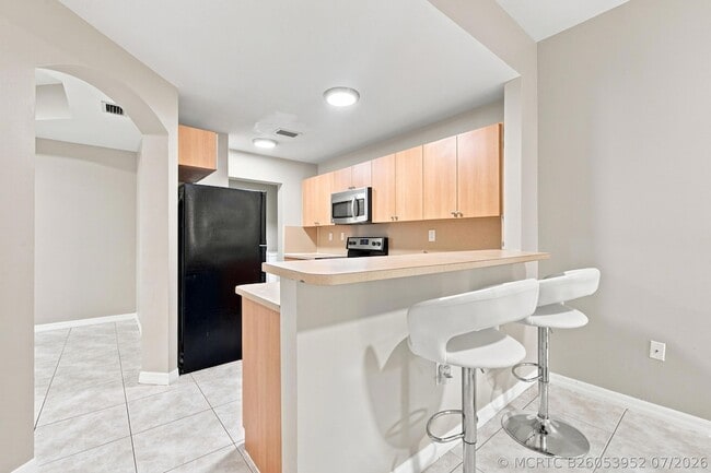 Building Photo - 732 SW 106th Ave