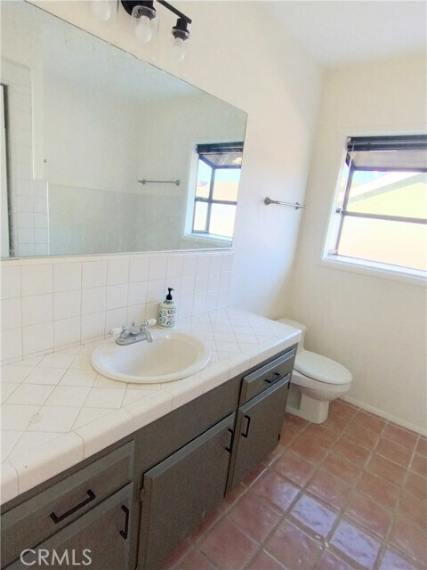 Building Photo - 374 Grand