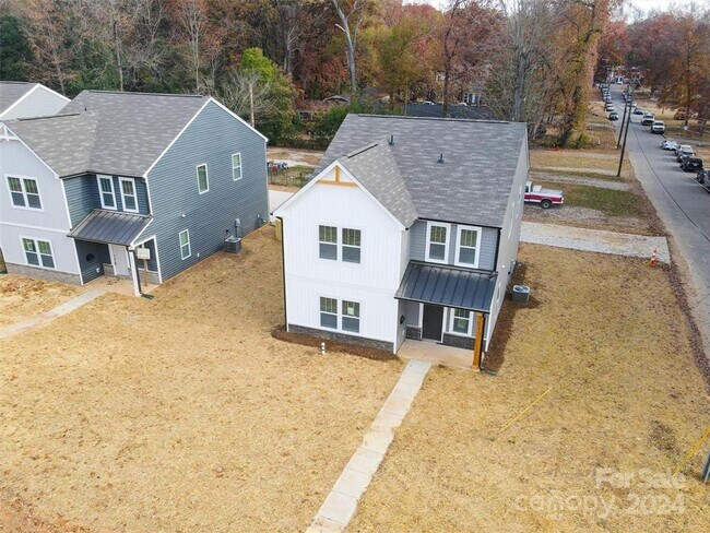 Building Photo - 1241 Eastway Dr