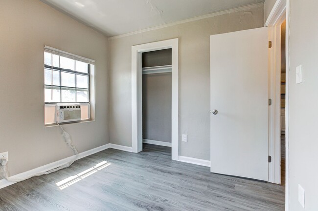 Building Photo - 1 bed 1 bath apartment for lease!