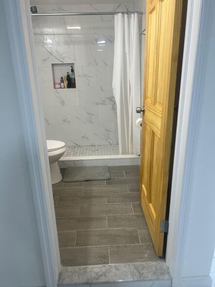 Building Photo - 90 Quaker Path