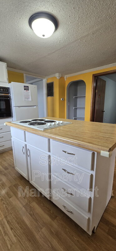 Building Photo - 7233 Adams Ctr Rd