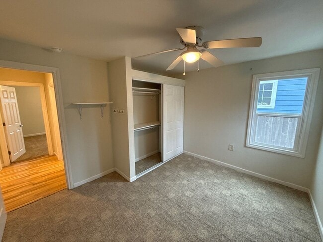 Building Photo - 1070 SW 16th Ave