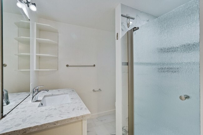 Building Photo - Private ADU with Fenced Yard, Indoor Laundry, and Prime Location