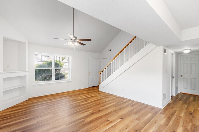 Building Photo - 5013-5015 Betty Jean Way