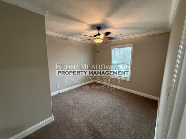 Building Photo - 3869 Doral Dr