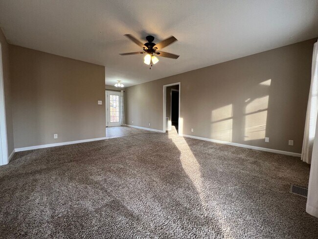 Building Photo - 474 Ginkgo Dr
