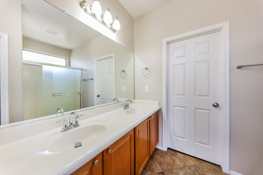 Building Photo - 40810 N Hudson Ct