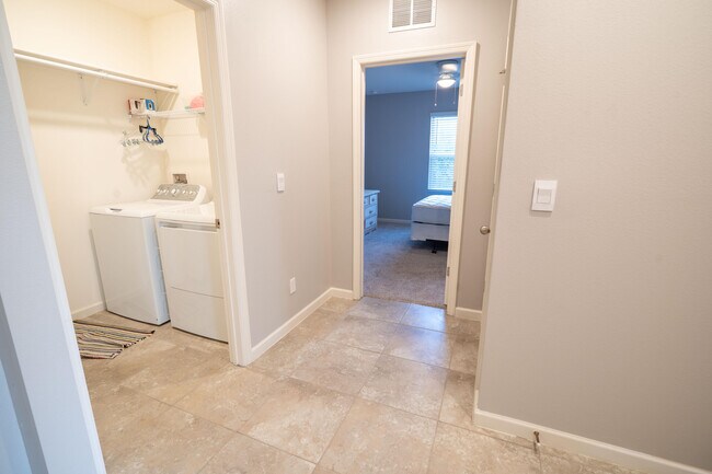 Building Photo - 1401 SE Portillo Rd