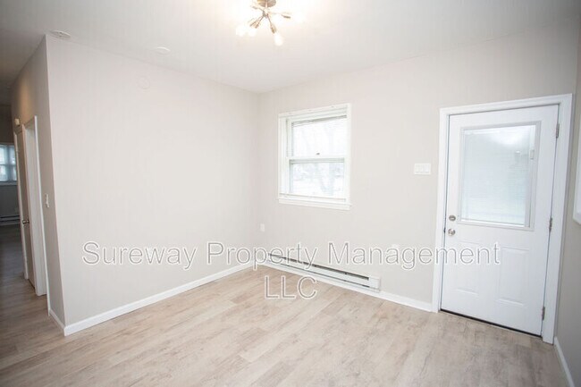 Building Photo - 37 Claypoole Ave