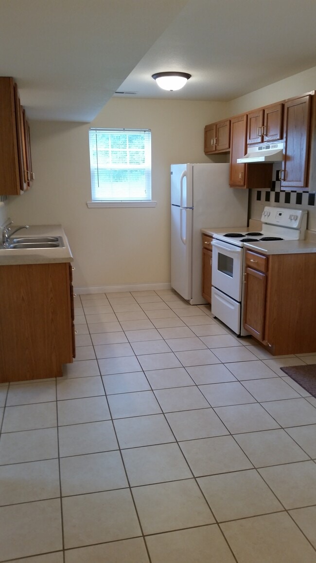 Building Photo - 3603 Zinnia Dr