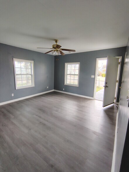 Building Photo - 1706 23rd Ave N