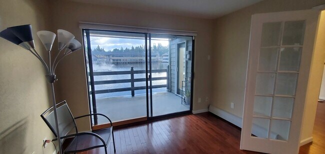 Building Photo - 7 Lake Bellevue Dr