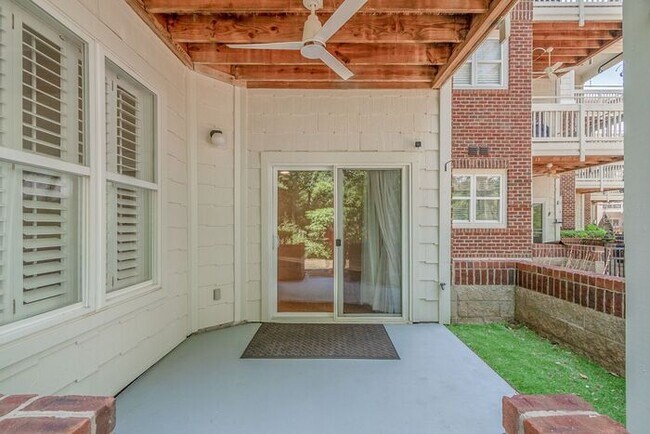 Building Photo - Waterfront Living at Its Finest - Beautifully Remodeled 3BR/2BA, 1st Floor, End Unit Condo on Lak...