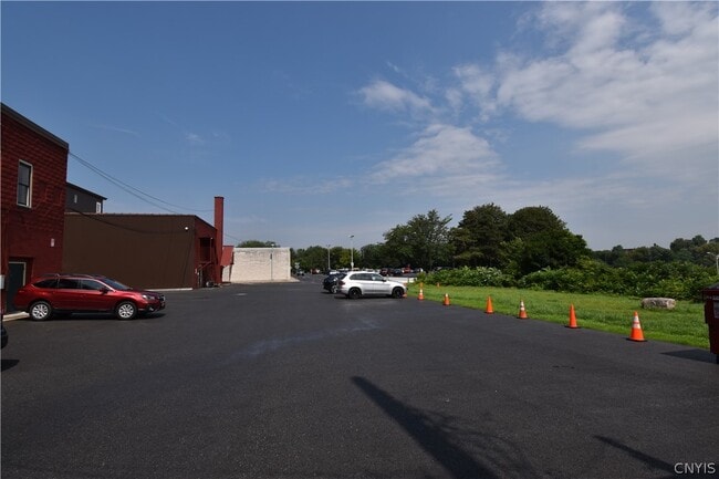 Building Photo - 152 Court St