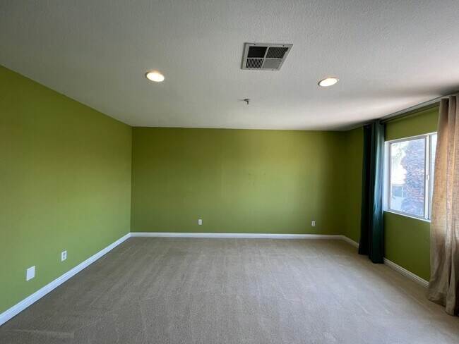 Building Photo - 13539 Whipple St