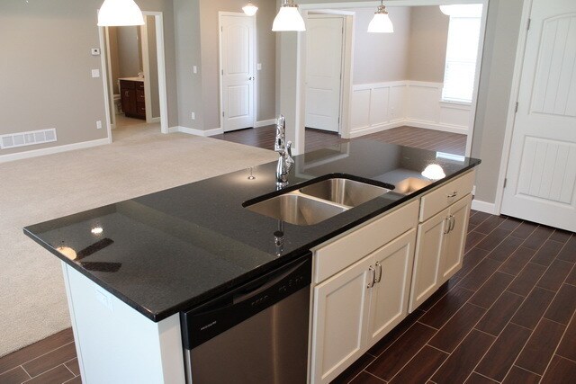 Building Photo - Beautiful 3 Bedroom, 2 Bath home for rent, short drive to Ft. Riley!