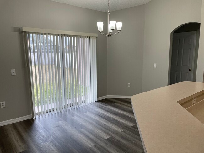 Building Photo - Great Home