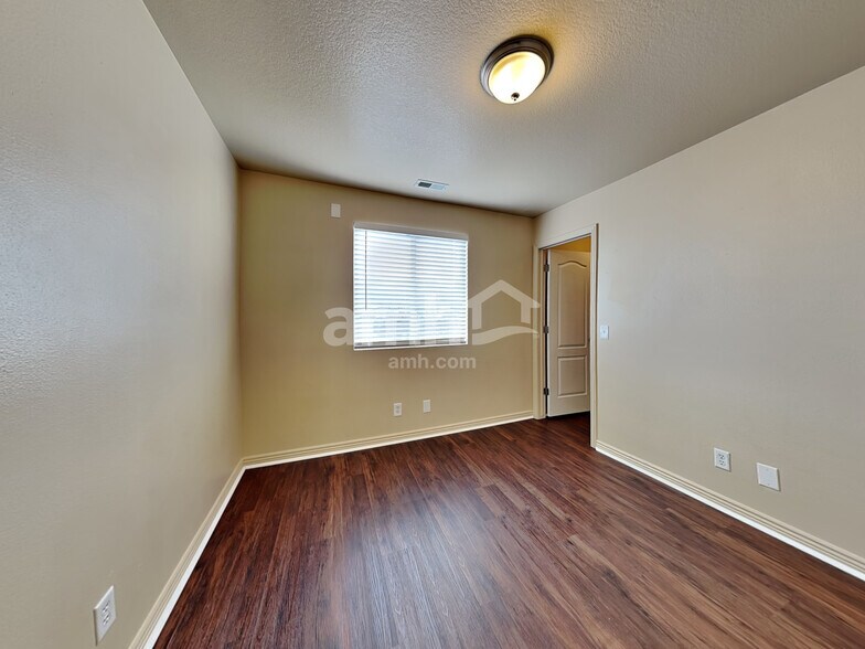 Building Photo - 1674 Dean Ave