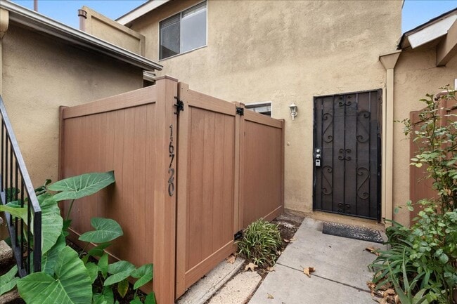 Primary Photo - Upgraded 2-Bedroom Townhome with Private G...