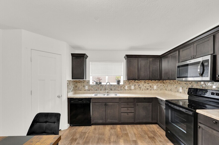 Building Photo - 4196 W High Gallery Ct